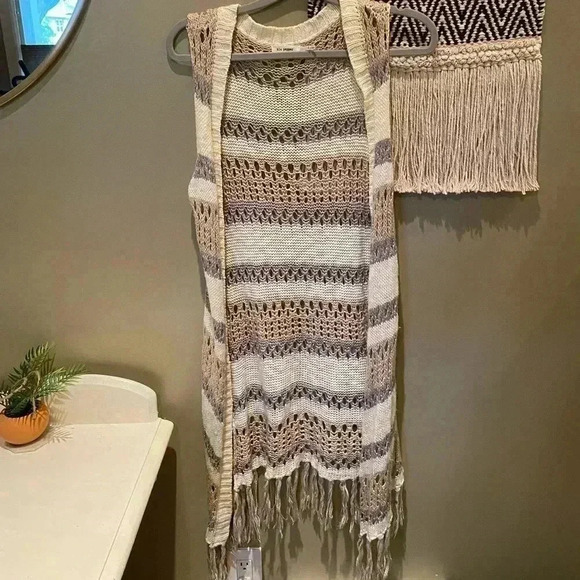 BLU PEPPER NEUTRAL KNIT CARDIGAN WITH FRINGE S - Picture 2 of 5